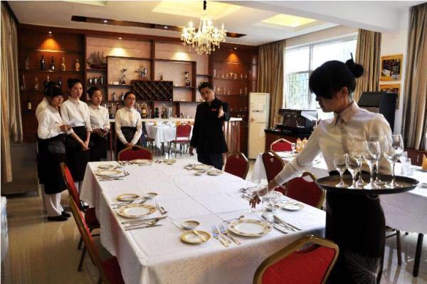 酒店管理專(zhuān)業(yè)讀研，餐飲服務(wù)方向性?xún)r(jià)比幾何？